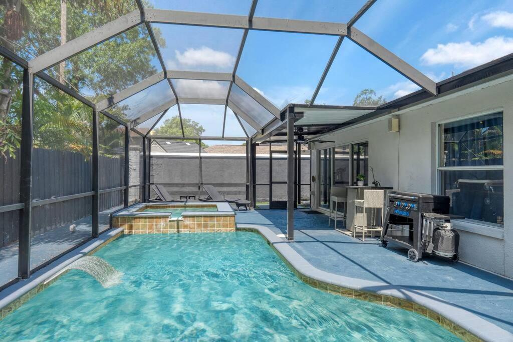 Luxury Style Townhome With Pool - 1 Miles To Bucs Stadium Tampa Exterior photo