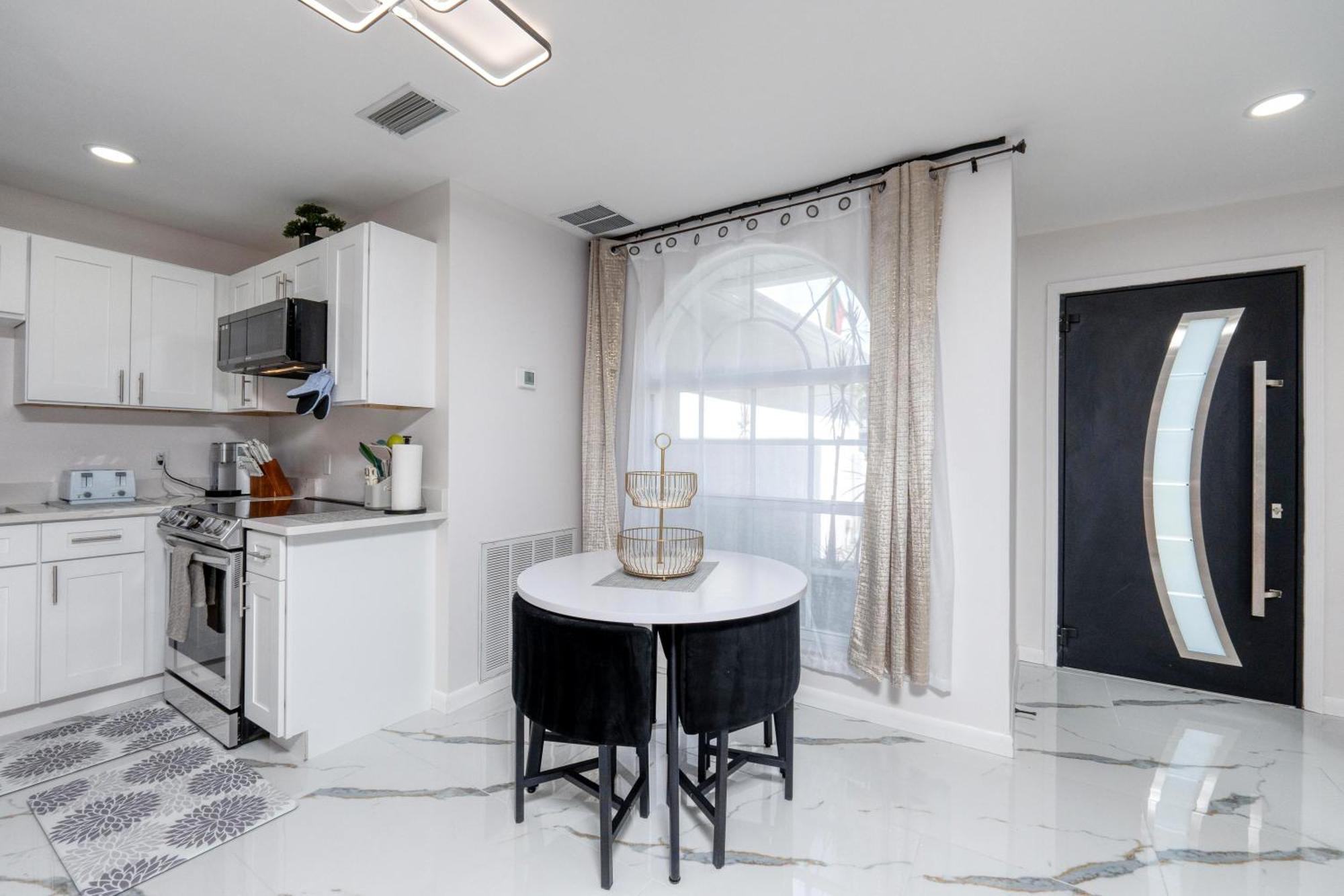 Luxury Style Townhome With Pool - 1 Miles To Bucs Stadium Tampa Exterior photo
